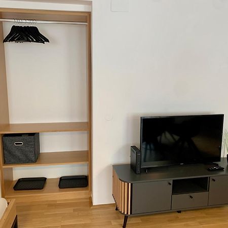 Air-Conditioned, Quiet Apartment With A Terrace In Center Of St Poelten - Smart Tv Sankt Poelten Exterior photo